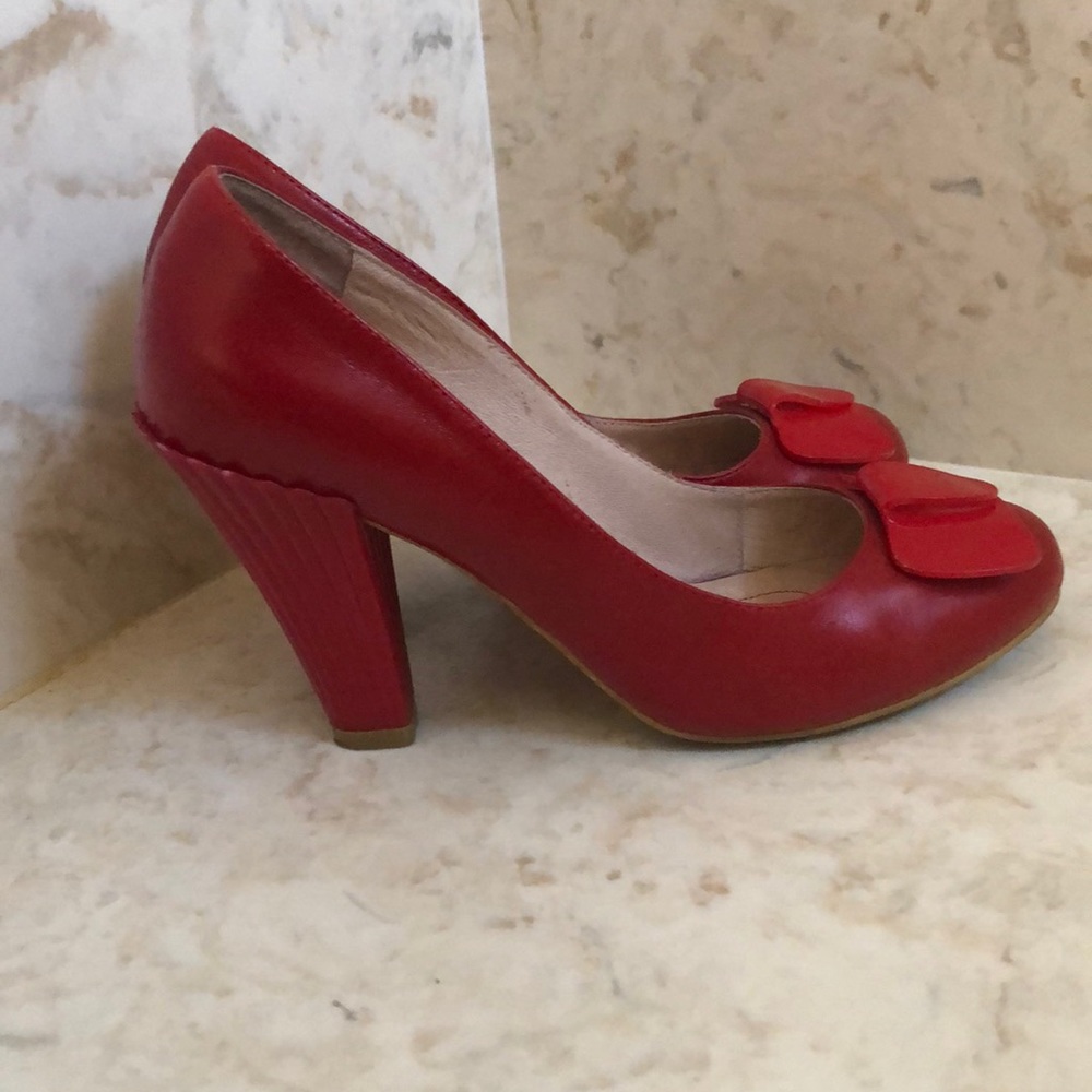 Shellys London Red Bow Tie Fluted Heels